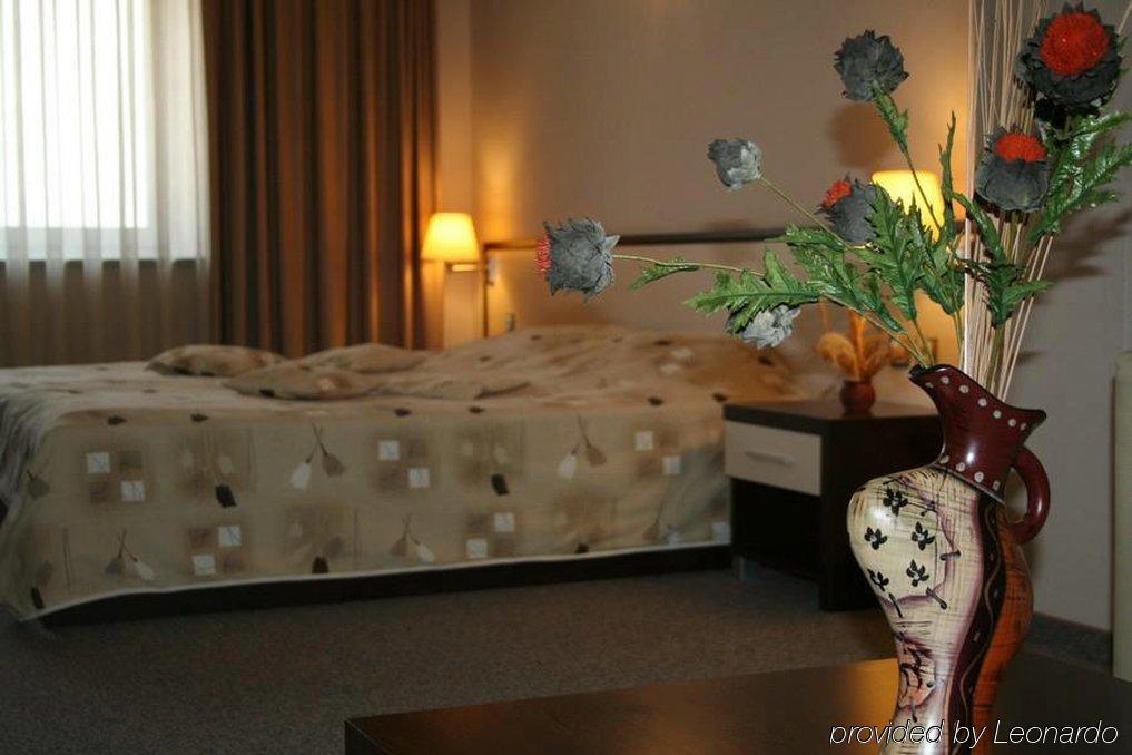 Kendros Hotel Пловдив Экстерьер фото