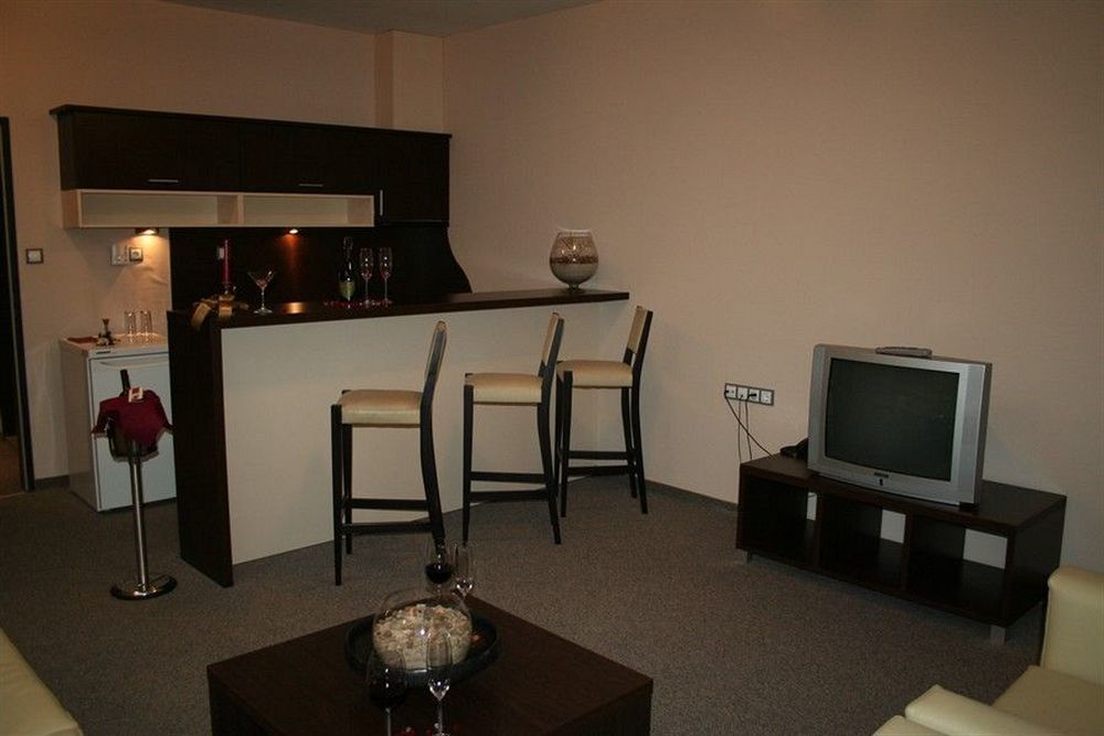 Kendros Hotel Пловдив Экстерьер фото